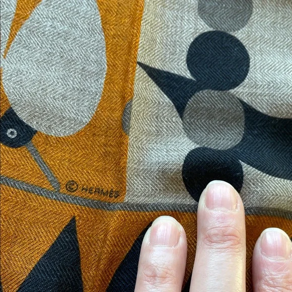 NWT Auth. Hermès 65 cm Cashmere/Silk Scarf “Parade en Fanfare” - Picture 6 of 13